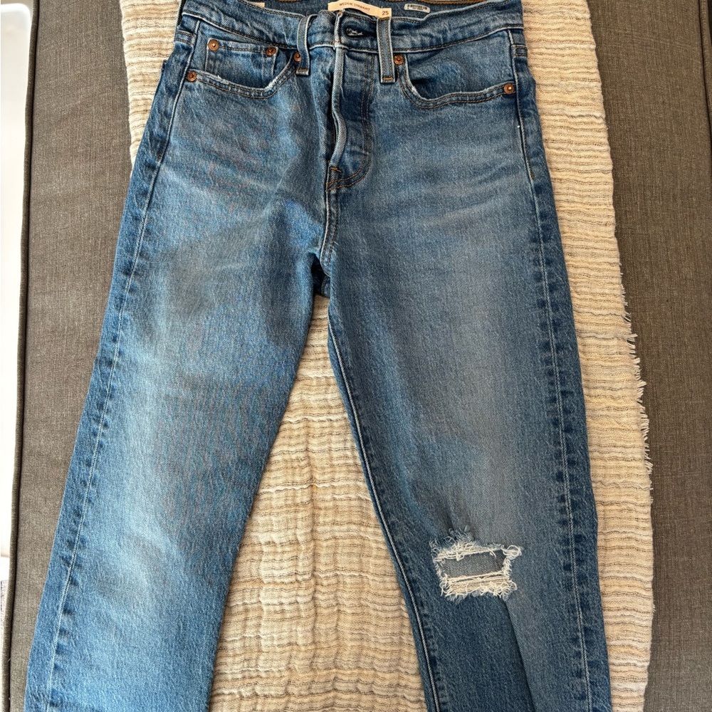Women’s Blue Distressed Jeans